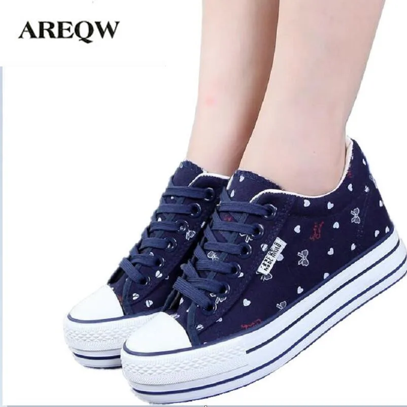 

AREQW 2017 spring autumn new floral canvas shoes women thick bottom Internal increase women's flat shoes students fashion shoes