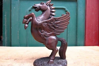 

12 Chinese Vintage Pure Bronze Copper Carved scamper Fly Lucky Horse Statue