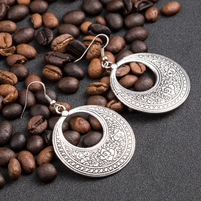 

2018 trendy round metal drop earrings for women ethnic Indian fashion style golden silver Elegant atmospheric high-end female