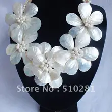 Сногсшибательное ожерелье в комплекте идет украшение на шею& мать в виде ракушки! Вам понравится