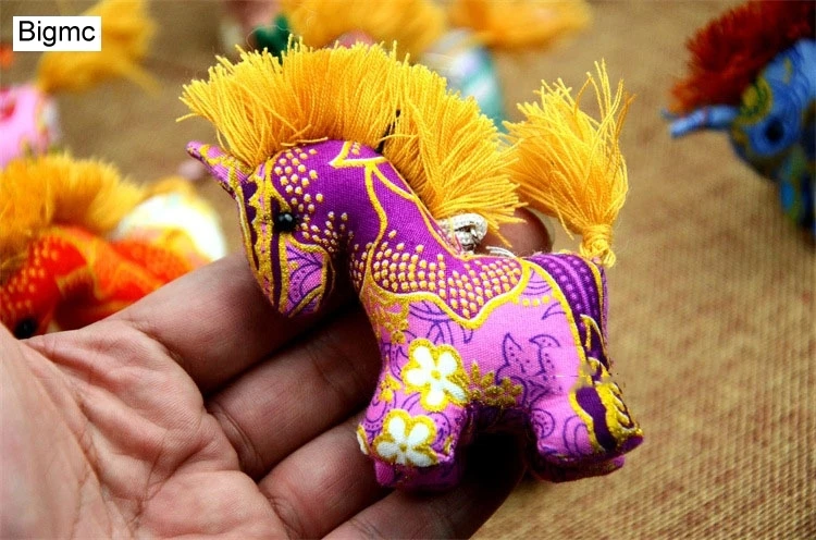 

Women horse Plush Fur key chain new Animal pom pom Plush keychain Bohemia style Bag Charm Car key Ring Gift jewelry K1256