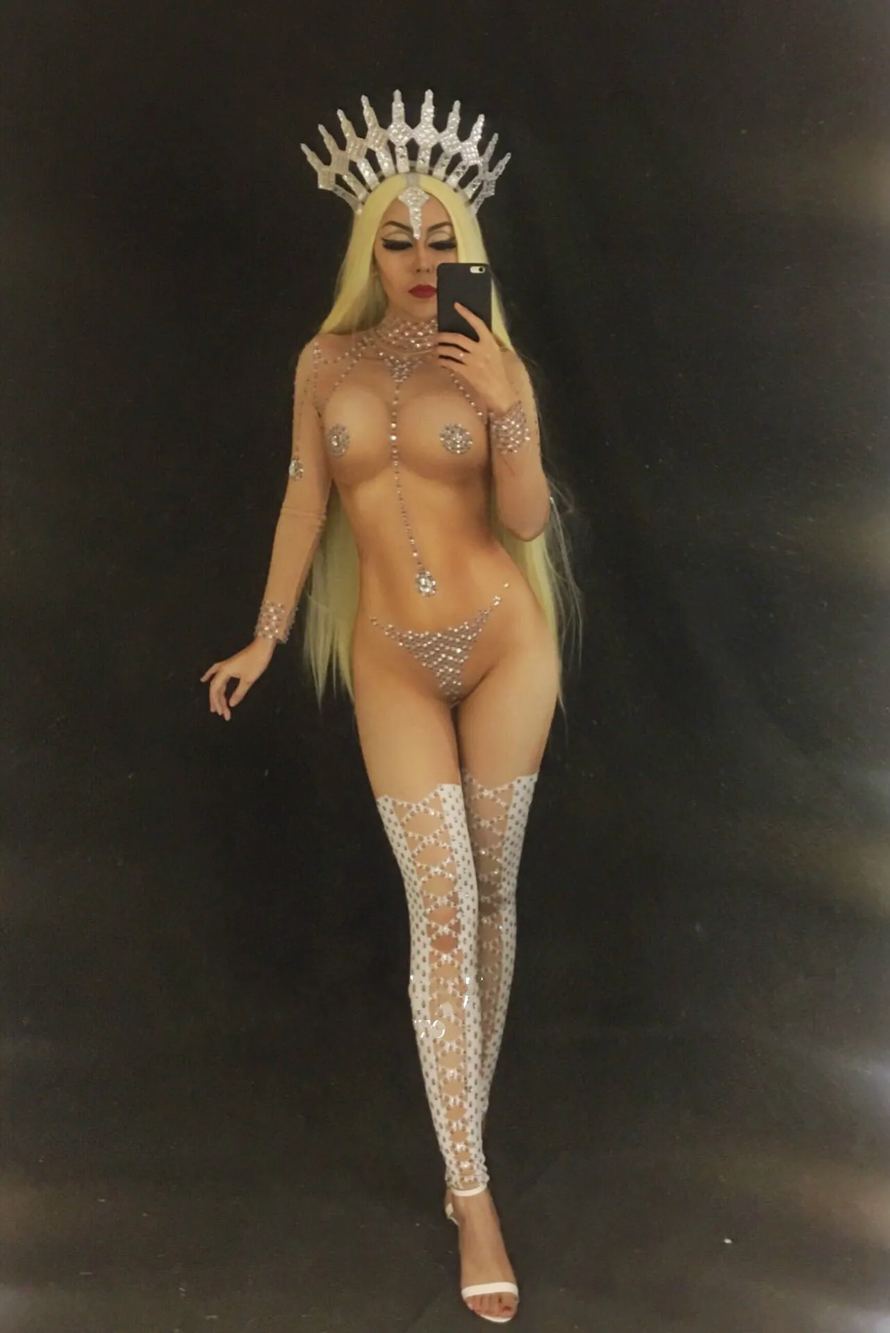 Женский комбинезон украшенный кристаллами со стразами телесного цвета|sexy