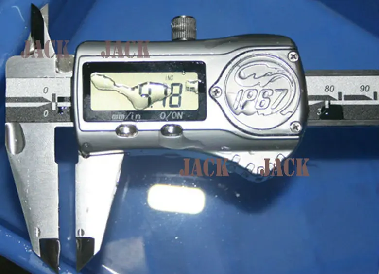IP67 digital caliperin water2
