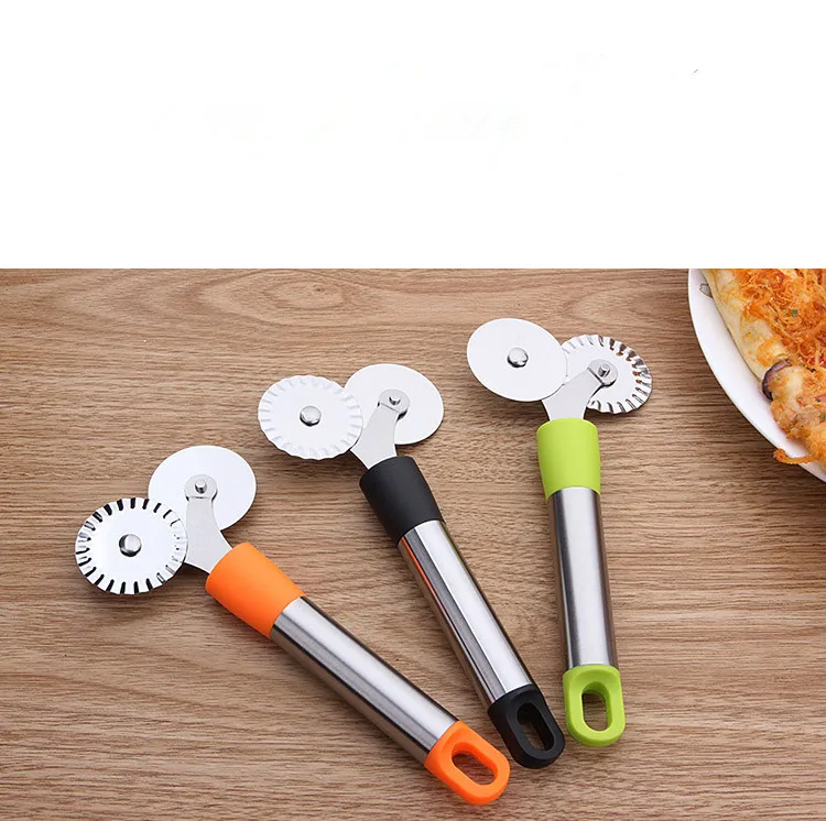

1PC Stainless Steel Double Roller Pizza Knife Cutter Pastry Pasta Dough Crimper Round Hob 4cm Lace Wheel Kitchen Tools KX 264