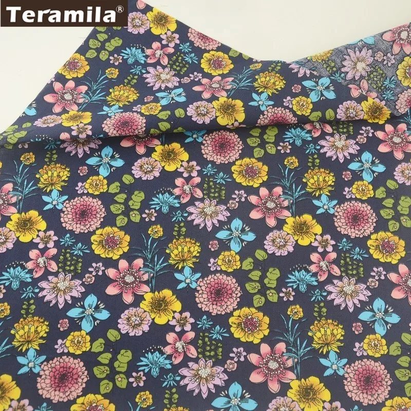 Хлопок Teramila высококачественная ткань из поплина темно синего цвета с цветочным