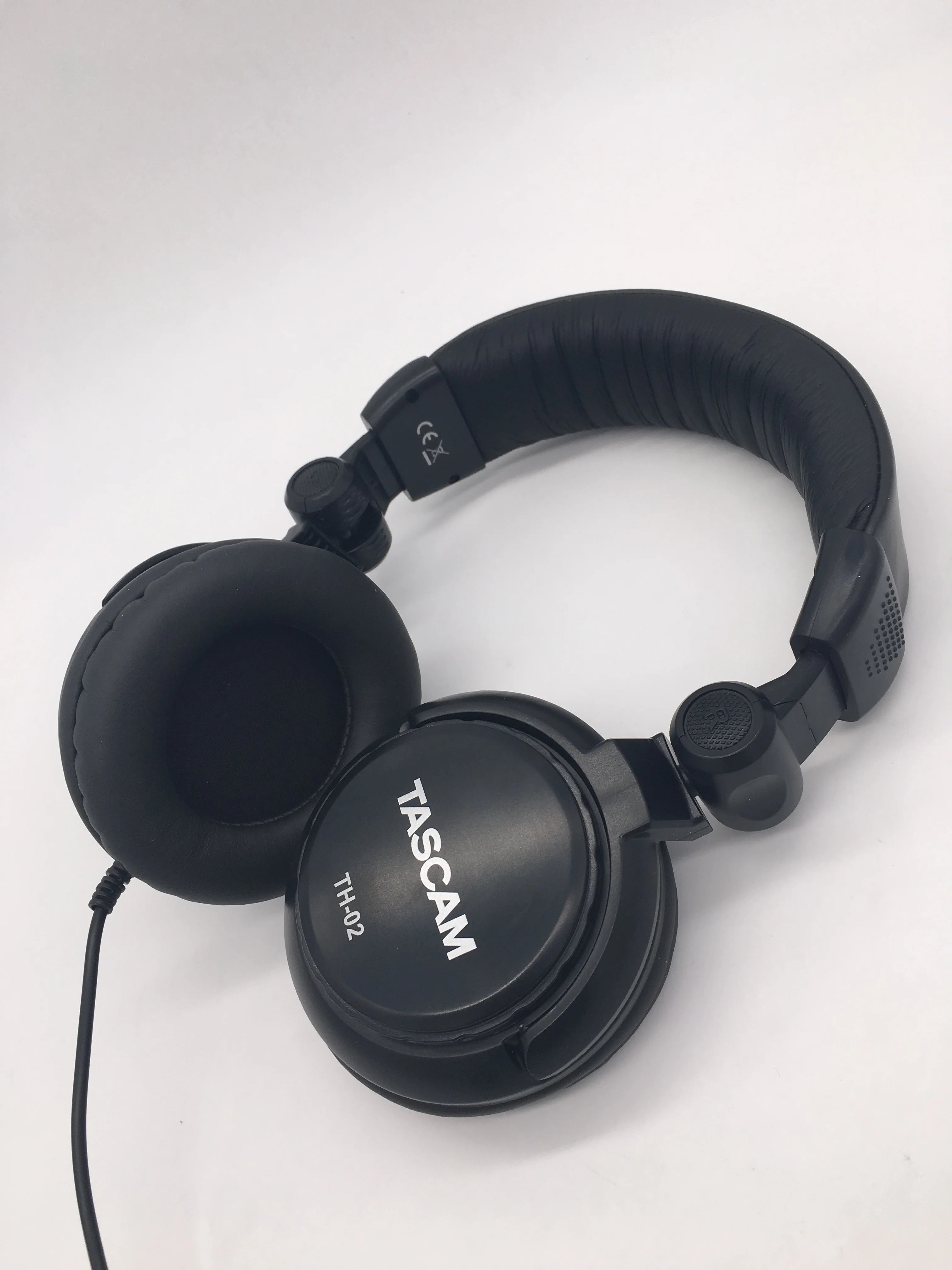Tascam TH 02 закрытый задний Многофункциональный складной студийный наушник черный