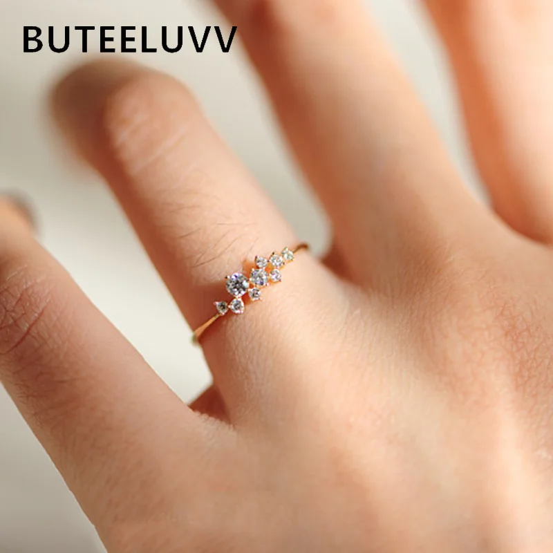 

BUTEELUVV 9 Star Tiny Rhinestones Midi Ring for Women Minimalist Elegant Gold Silver Color Geometric Flower Ring Fashion Jewelry