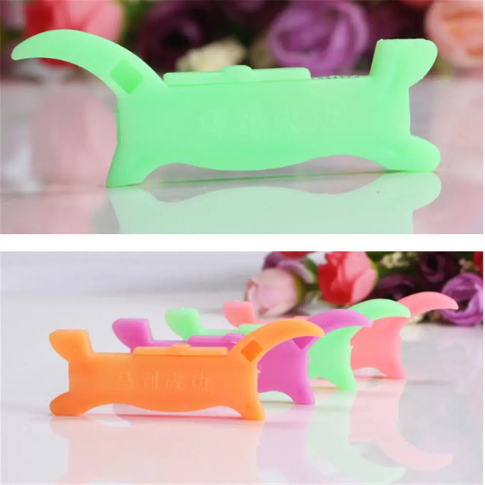 

2PCS Horse Elderly Use Automatic Easy Sewing Needle Device Threader Thread Guide