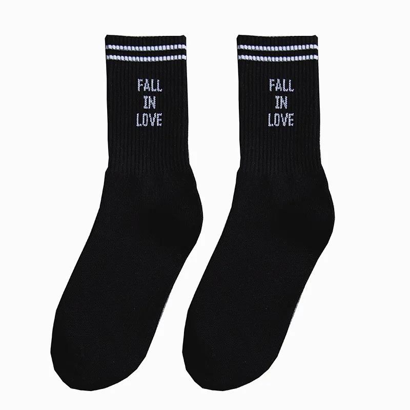 [COSPLACOOL] «FALL IN LOVE» Harajuku забавные носки с надписью японские креативные белые носки женские теплые уличные носки Calcetines Mujer - Цвет: Black Socks