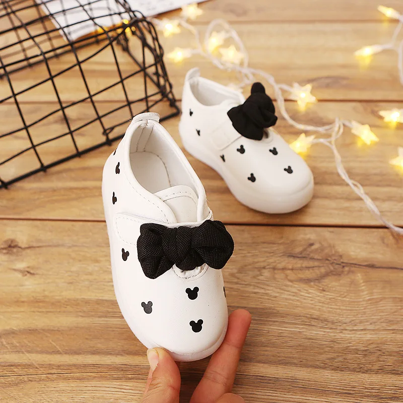 

2019 Spring Autumn girl lighting shoes butterfly new luminescent shoes girl shoes cartoon led colorful flash kids shoes C496
