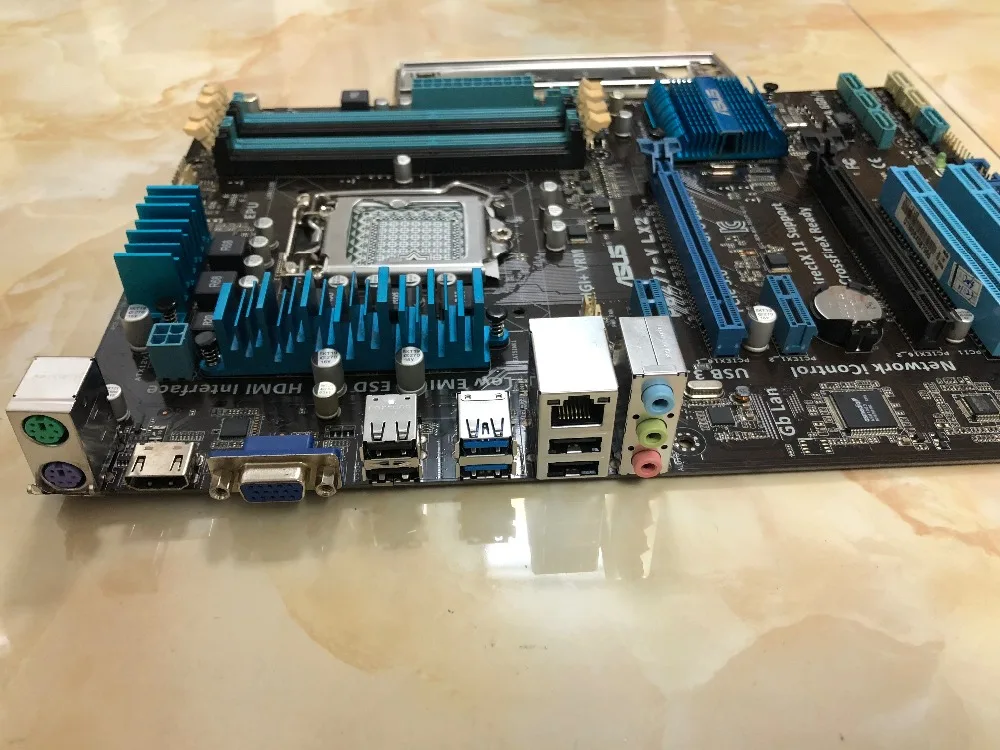 Asus P8Z77-V LX2 الأصلي اللوحة DDR3 LGA 1155 32 GB Z77 SATA II SATA III سطح اللوحة