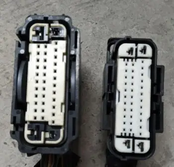 

Car connector FOR ATS-L XTS CT6 CT6 XT5 CTS Engine ABS Pump Plug Connector USED