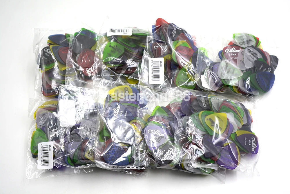 

Thousand of Alice Matte Clear Colorful Guitar Picks Electric/Acoustic Guitar Picks 6 Thickness Wholesales Free Shippng