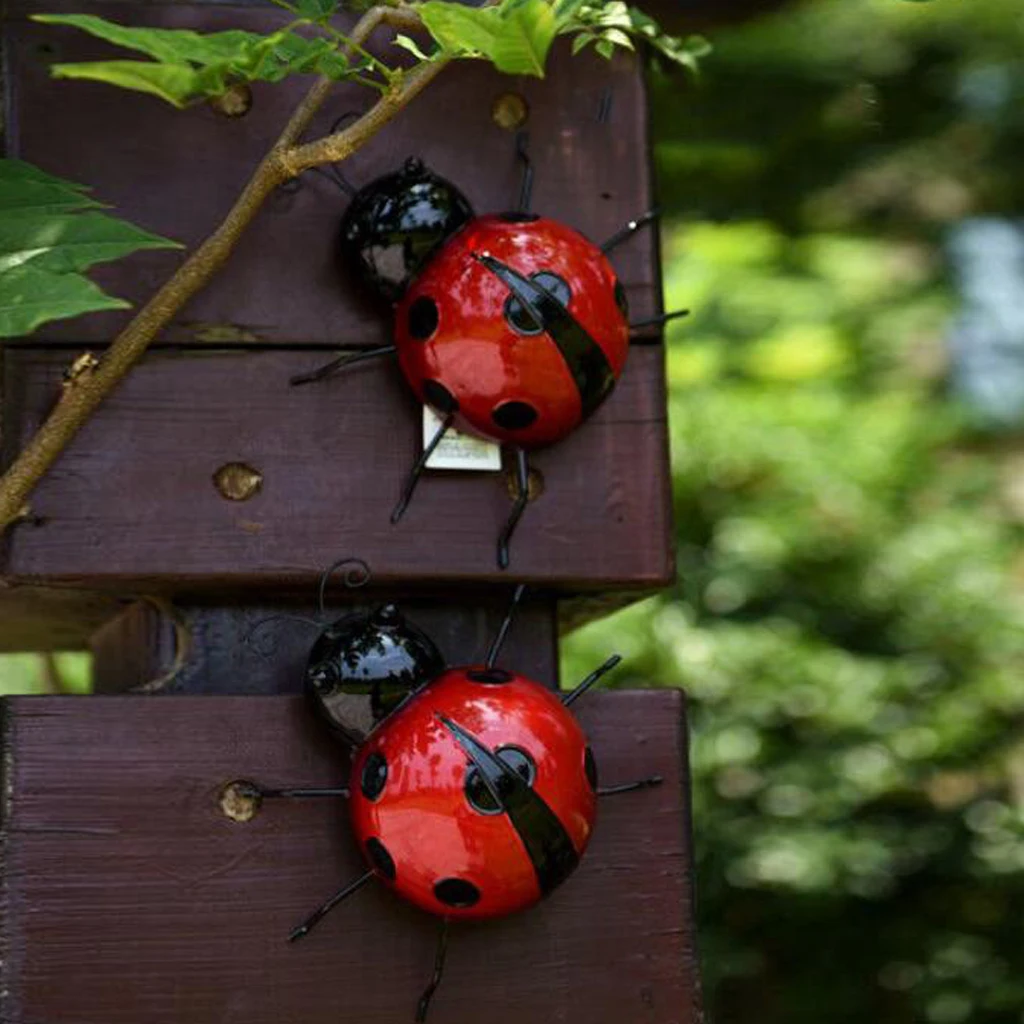 10cm Metal Ladybug Fence Hanger Wall Hanging Outdoor Garden Decorative Figurine Garden Statues
