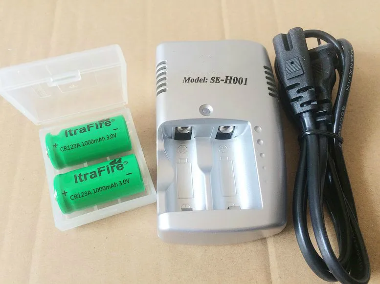 

New 2 pcs. 16340 CR123A 17335 1000mah rechargeable battery +3V CR123A charger, digital camera, made a special battery