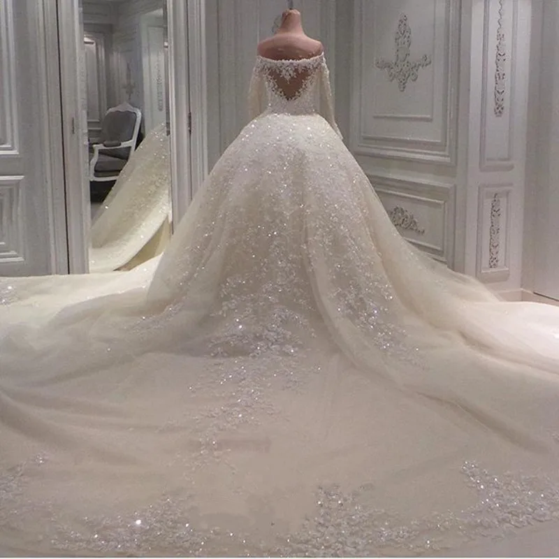 Vestidos de novia ampones con cola larga Clearance