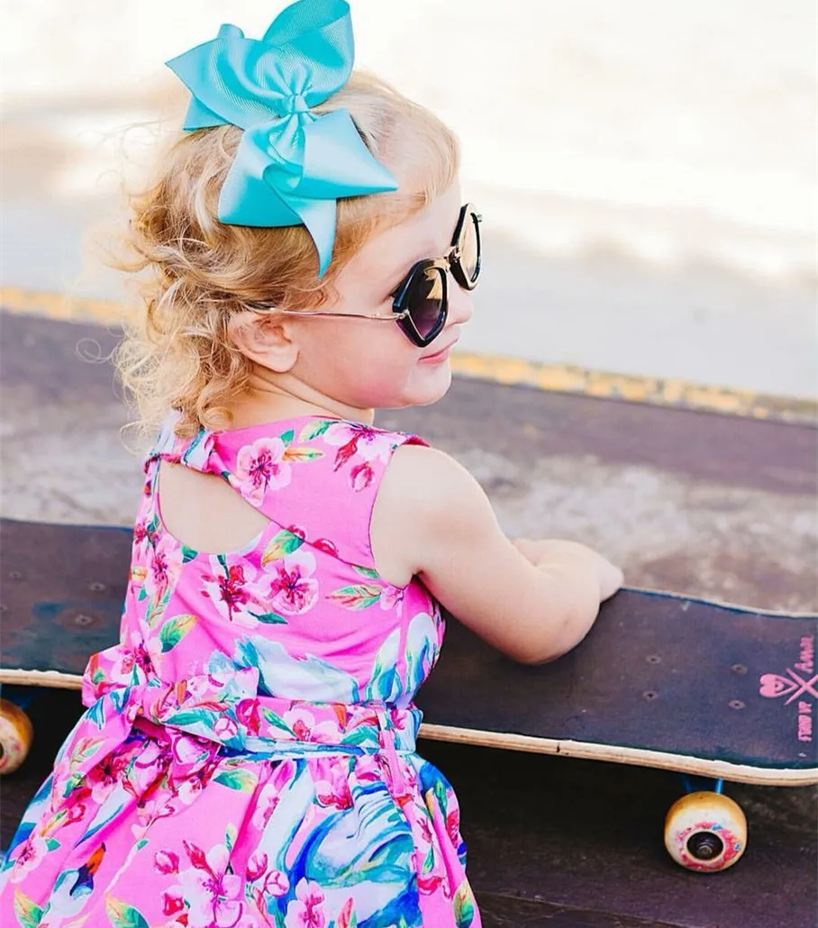 Kids Sunglasses Children Boys Girls Plastic Frame Rivet Colorful Goggles SHADES Eyewear UV400 R545