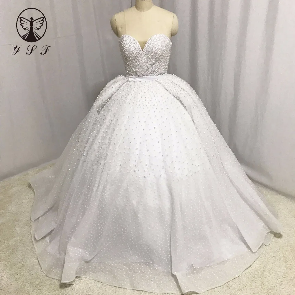 

Vintage Robe De Mariee Off the Shoulder Sweetheart Beaded Pearls Sleeveless Ball Gown Puffy Wedding Dress with Overskirt