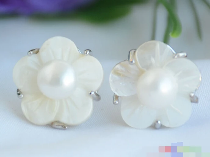 

FREE SHIPPING>>> 1383 WHITE ROUND FRESHWATER PEARL SHELL FLOWER STUD EARRING