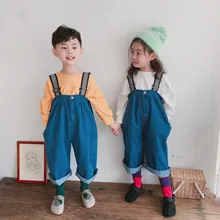 Весенние корейские модные детские комбинезоны для мальчиков и девочек, джинсовые штаны, повседневная детская одежда