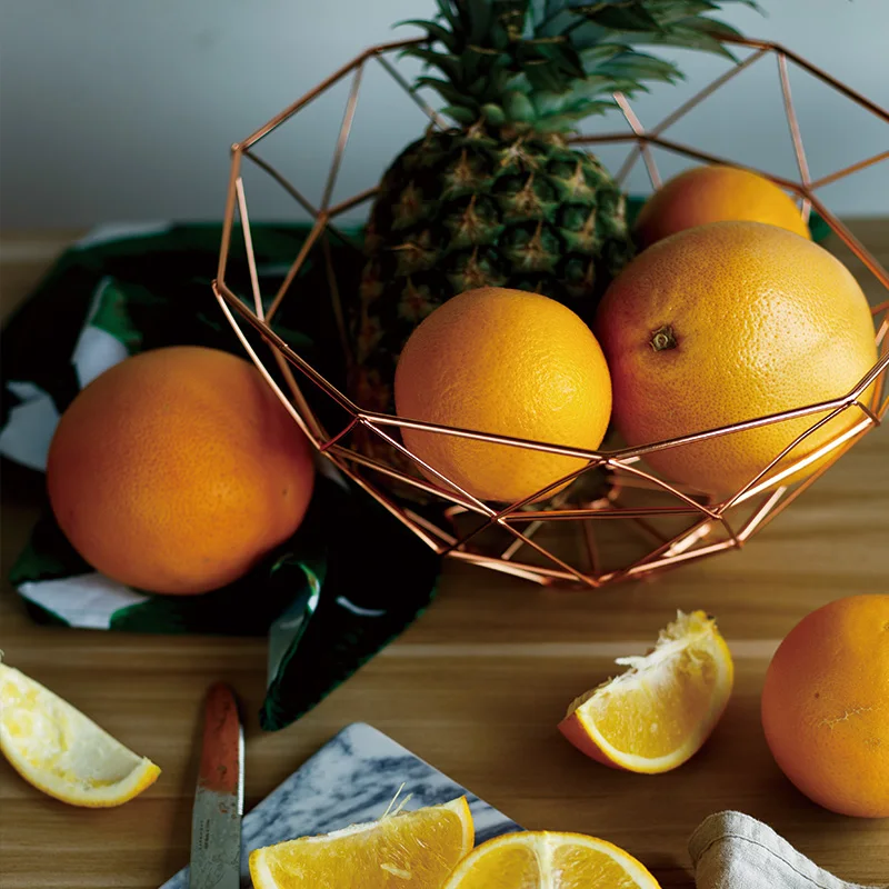 الذهب الأبيض الغذاء الفاكهة المطبخ المعدنية الاسكندنافية الحديثة مجلة كتاب سلك أشتات تخزين سلة الخبز الحديثة الجدول النمط الصناعي