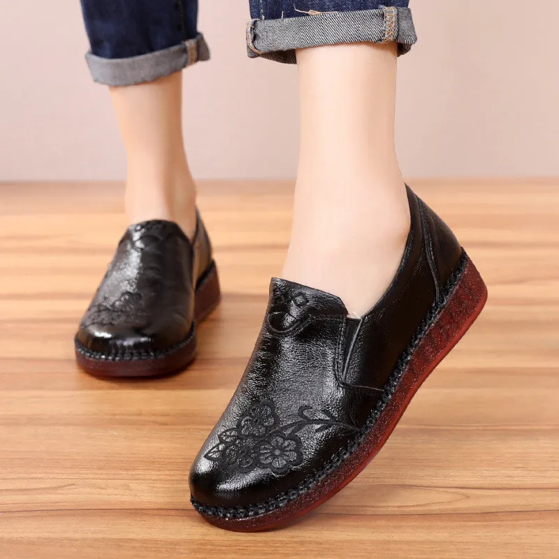 Retro Handmade Women's Genuine Leather Flats Shoes Solid color Slip on Round Toe Flat Shoes Woman 3 Colors Ladies Loafers