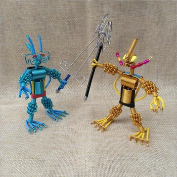 

Handmade Aluminum Crafts Mini Figurines Robot Creative Gift Souvenirs Random Color E586