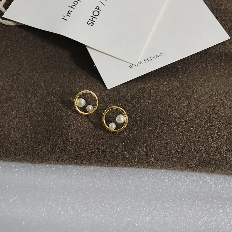 S925 Серебряные серьги из искусственного жемчуга золотистого цвета с узлом и небольшой петлей, Необычные геометрические серьги из искусственного жемчуга для женщин, милые модные серьги-гвоздики