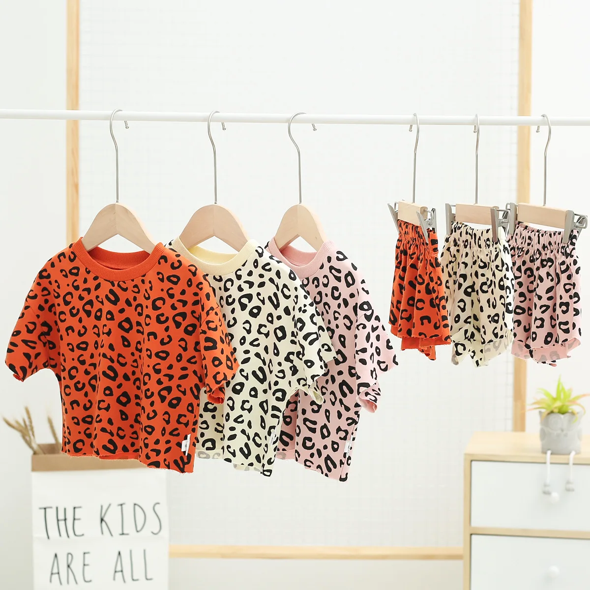 

New 2PCS Kids Baby Boys Girls Clothes Leopard Printed T-shirt Tops + Pants Shorts Summer Outfits Set Children Clothes Suit