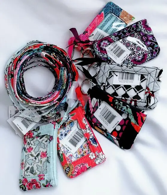 

Zip ID Case + Lanyard