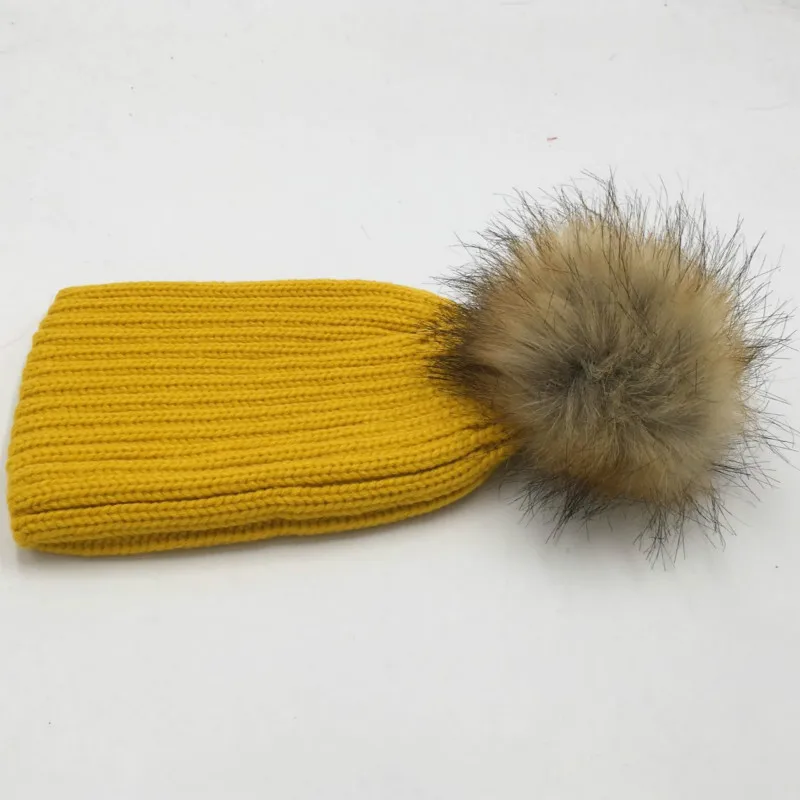 dark yellow Который в душе искусственный мех енота вязаная шапка с помпоном для детей искусственный мех шар-помпон зимняя шапка шапочка крючком bobble Лыжная шапка - Цвет: dark yellow