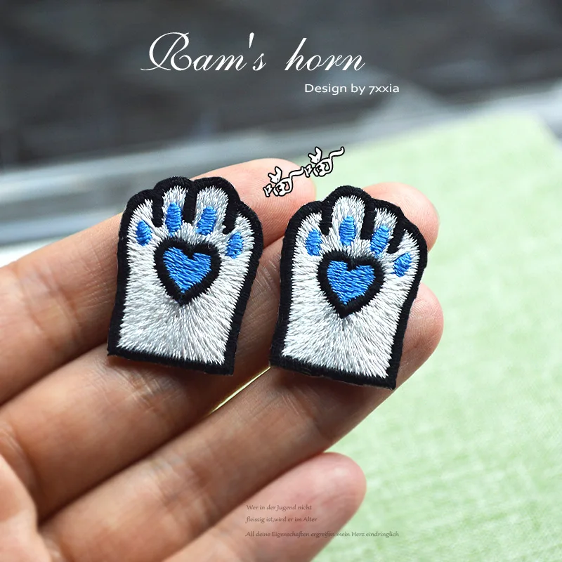 

1Pair Cat Claws Iron on Embroidery Patches Ironing Applications for Clothing Stickers Bags Hats Sewing Applique DIY Cute Parches