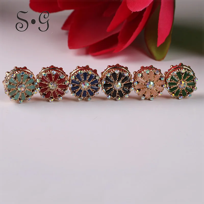 

12pcs Strong Magnet Brooch Geometric hollow out Brooches Pin Muslim Headscarf Abaya Khimar Magnetic Hijab Pin Scarf Buckle