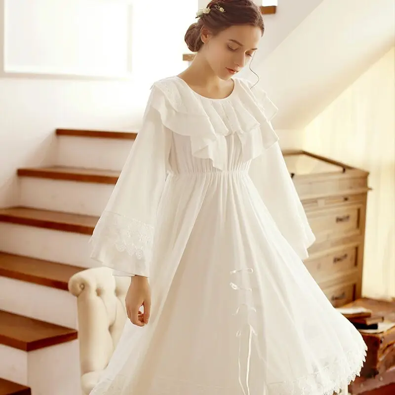 

CFYH 2018 Autumn Winter Brand nightgown Women White Pink Lace Long Dress Ladies Warm Nightdress Female Courtly Lace Nightdress