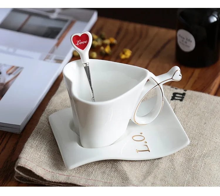 180 мл плоская чайная чашка наборы блюдец Китай керамическая чашка в форме сердца креативные пары кофейная чашка Британский послеобеденный чай свадебный подарок