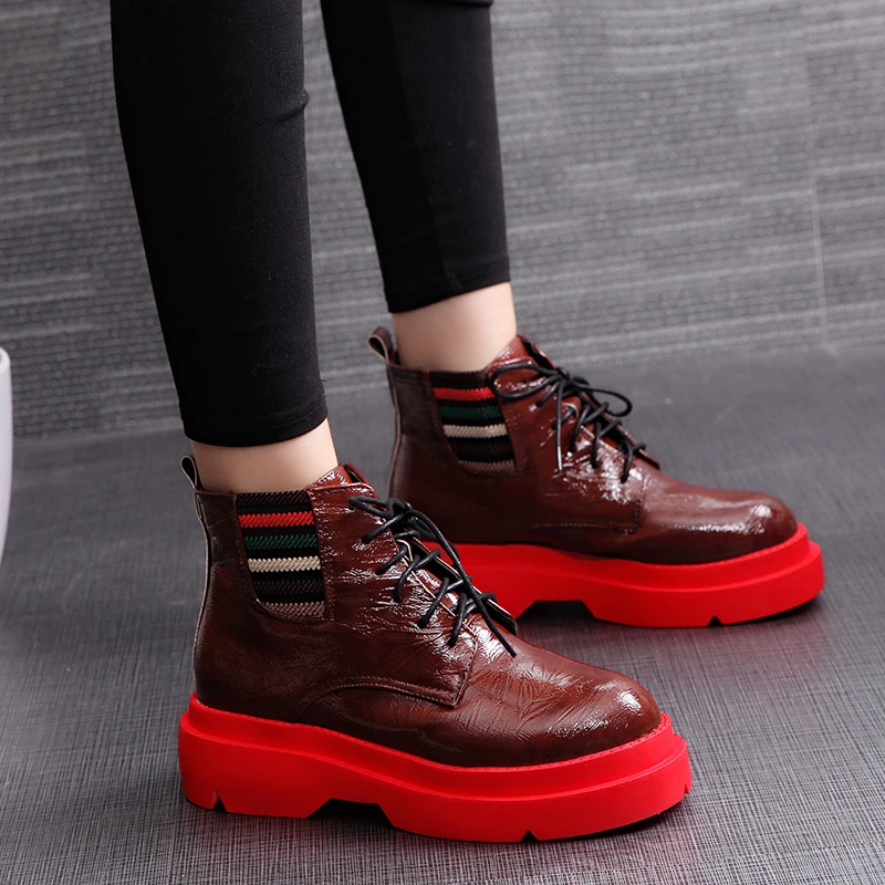 

Autumn and winter new plus velvet Martin boots hiking casual non-slip thick-soled shoes boots small shoes patent leather shoes