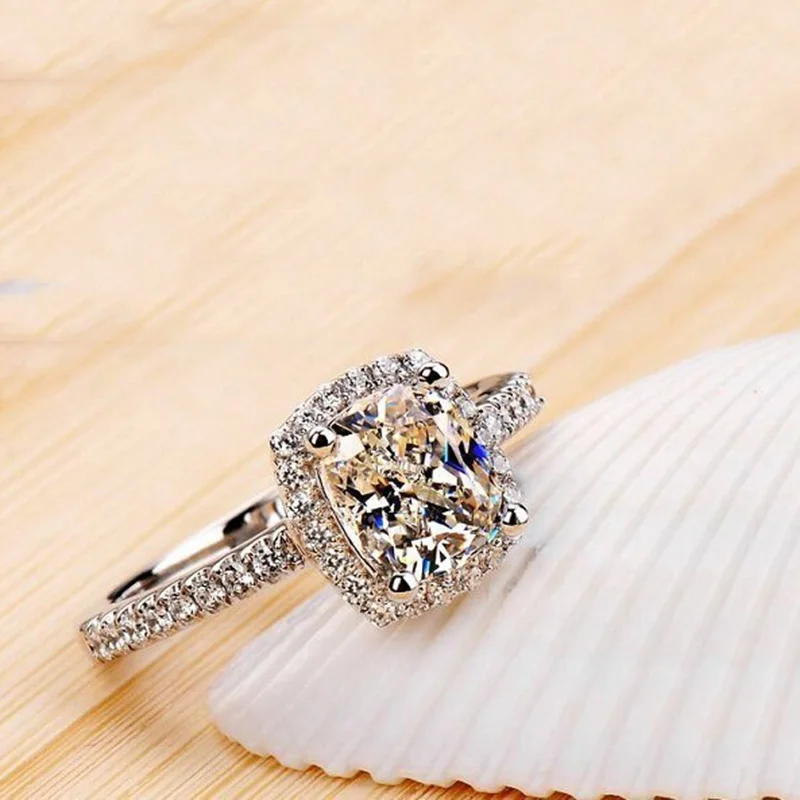 Women's Lovely Rhinestone Decorated Alloy Ring Display