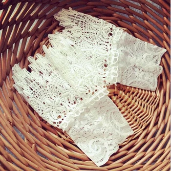 

Korean new beautiful goddess lace hollow hook accessories outdoor Apparel Arm Warmers Women Fake Arm Sleeves Organ Pleated cuff