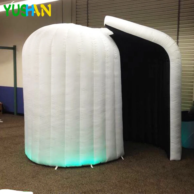 Inside Black dome booth 03