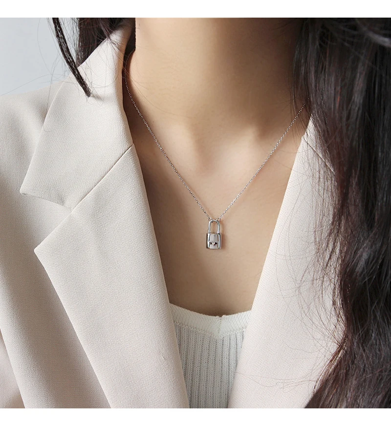 1748238A2444DEC726956BC3F2059757