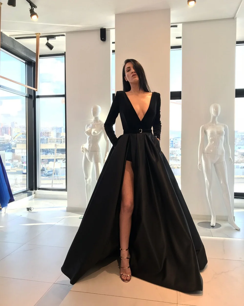 

Long Prom Dresses 2019 Sexy Deep V-neck Long Sleeve High Slit African Girl Black Satin A-line Prom Dress