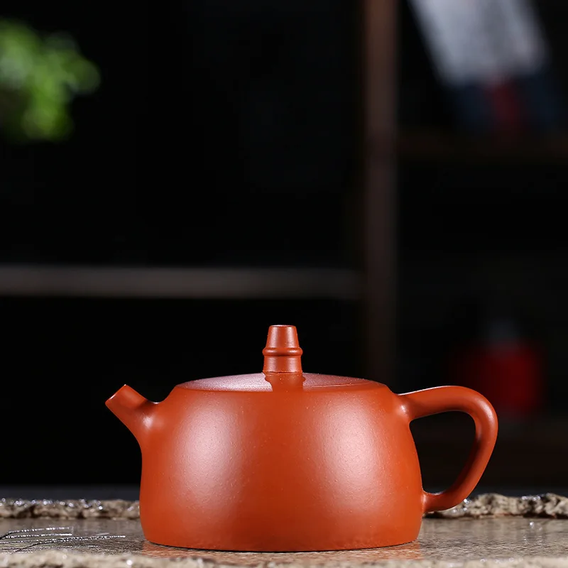 

Dark-red Enameled Pottery Teapot Famous Full Manual Raw Ore Zhuni Hanfeng Pot Kungfu Online Teapot Tea Set Gift 190 Milliliter