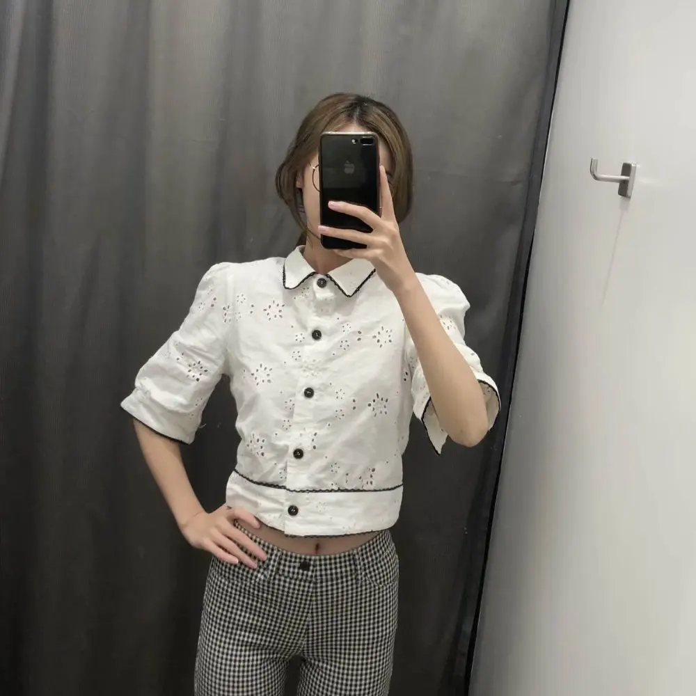  (4)