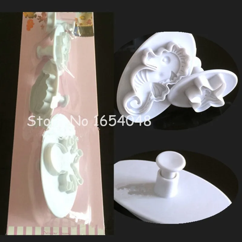 Underwater seahorse cake cutter 16