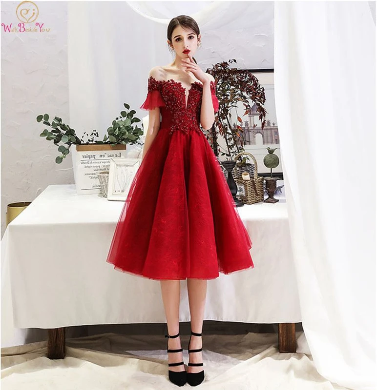 

Wine Red Prom Dress Short Keen Length Short Sleeves Capped Lace-up Lace Appliques Beading Sequined Scoop Neck Evening Dresses