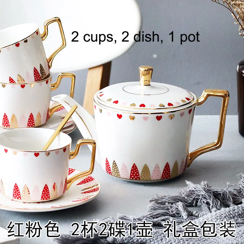 Креативный набор кофейных чашек, британский фарфоровый чайный сервиз из костяного фарфора, ароматизированный чайный набор для вечеринки, вечерний чайный горшок, чашка, кружка - Цвет: 2 cups 2 saucers