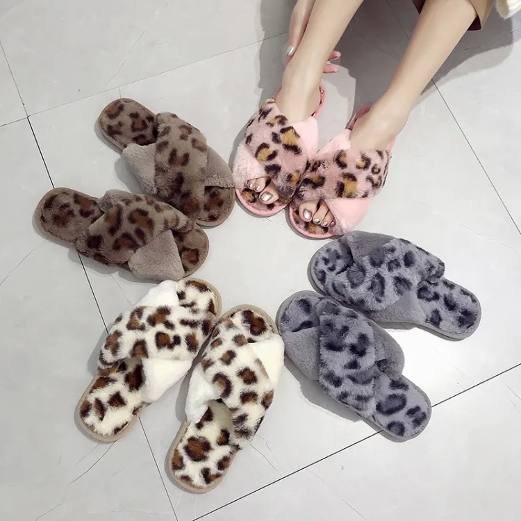 

Fashion New Shiny Diamond Slipper Women Furry Home Slipper Flat Shoes Women Leopard Pink size 36-41 Flip Flop Women Hot Ladies