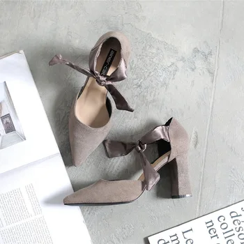 

2018 spring new thick with wild pointed high-heeled shoes women's hollow with high heels.