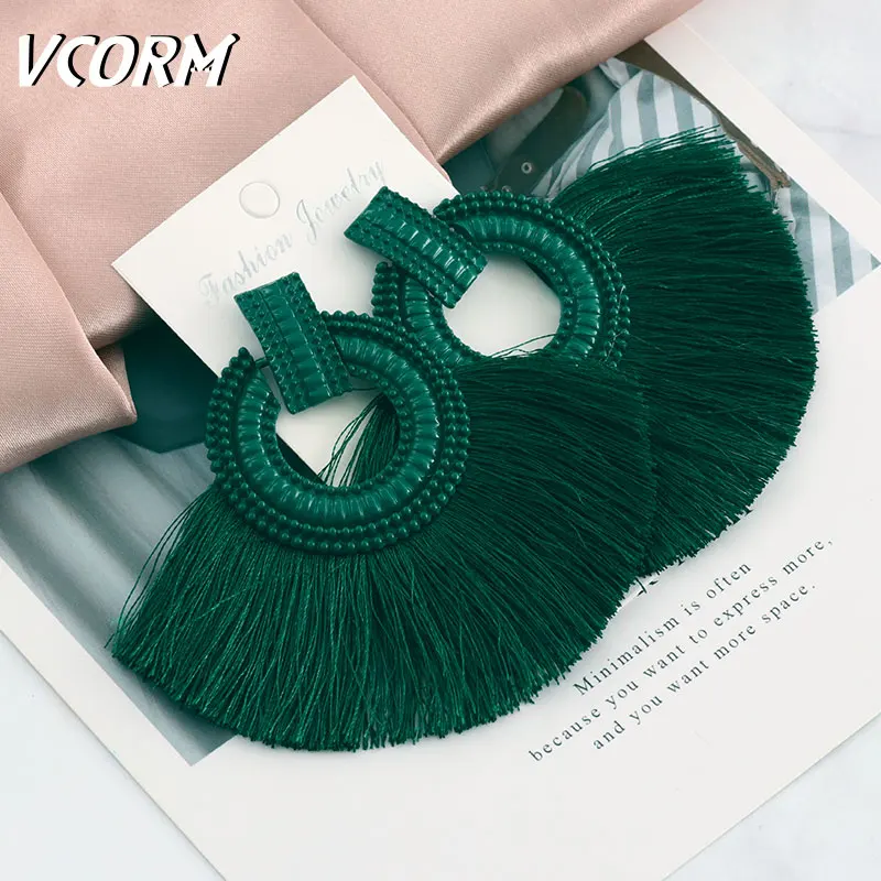 VCORM новые модные богемные серьги с кисточками, большие висячие серьги для женщин, роскошные винтажные длинные висячие серьги с кристаллами, Женские Ювелирные изделия - Окраска металла: Green