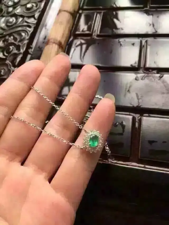 Natural green emerald stone Necklace natural gemstone Pendant Necklace S925 silver trendy Simple circle women Office Jewelry Natural green emerald stone Necklace natural gemstone Pendant Necklace S925 silver trendy Simple circle women Office Jewelry